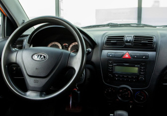 Подержанный автомобиль Kia Picanto 2008 года (11 фото)