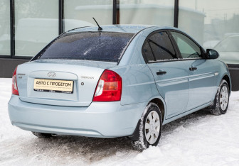 Подержанный автомобиль Hyundai Verna Sedan 2007 года (5 фото)