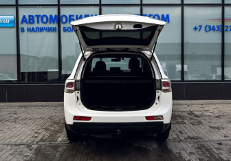 Подержанный автомобиль Mitsubishi Outlander 2012 года (20 фото)
