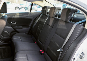 Подержанный автомобиль Renault Fluence 2014 года (17 фото)