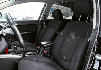 Подержанный автомобиль Kia Cerato Sedan 2010 года (9 фото)