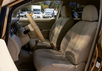 Подержанный автомобиль Nissan Tiida Hatchback 2007 года (15 фото)