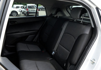 Подержанный автомобиль Hyundai Creta 2019 года (17 фото)