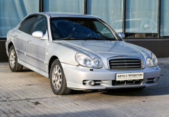 Подержанный автомобиль Hyundai Sonata 2005 года (7 фото)