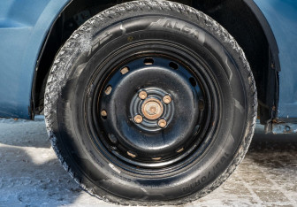 Подержанный автомобиль Renault Logan Sedan 2011 года (18 фото)