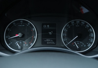 Подержанный автомобиль Skoda Octavia Liftback 2012 года (14 фото)