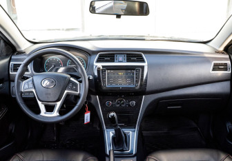 Подержанный автомобиль Lifan Solano 2017 года (12 фото)