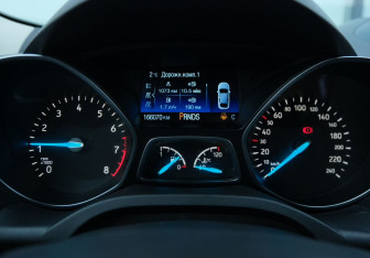 Подержанный автомобиль Ford Kuga 2017 года (14 фото)