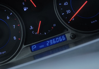 Подержанный автомобиль Chevrolet Epica 2010 года (15 фото)