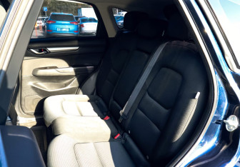 Подержанный автомобиль Mazda CX-5 2017 года (17 фото)