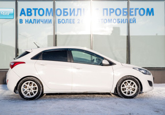 Подержанный автомобиль Hyundai i30 Hatchback 2013 года (6 фото)
