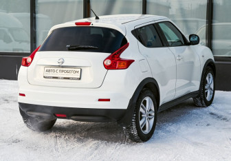 Подержанный автомобиль Nissan Juke 2011 года (5 фото)