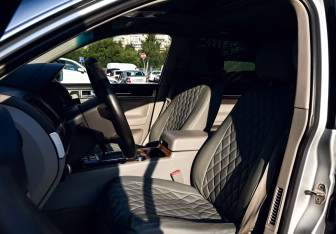 Подержанный автомобиль Volkswagen Touareg 2003 года (13 фото)