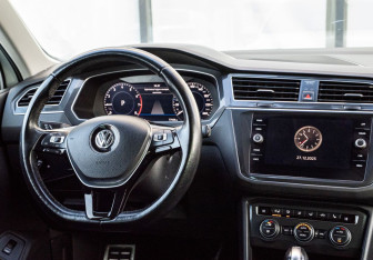 Подержанный автомобиль Volkswagen Tiguan 2018 года (11 фото)