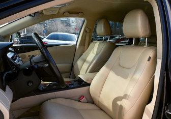 Подержанный автомобиль Lexus RX 2011 года (16 фото)