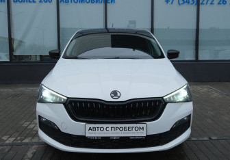 Подержанный автомобиль Skoda Rapid Liftback 2022 года (8 фото)
