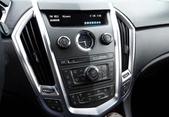 Подержанный автомобиль Cadillac SRX 2012 года (15 фото)