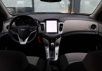 Подержанный автомобиль Chevrolet Cruze Sedan 2011 года (18 фото)