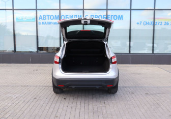Подержанный автомобиль Nissan Qashqai 2018 года (19 фото)