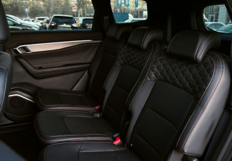 Подержанный автомобиль Geely Okavango 2024 года (19 фото)