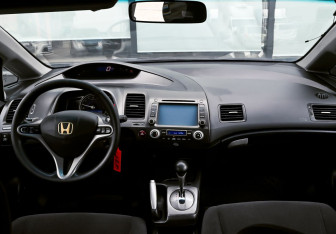 Подержанный автомобиль Honda Civic Sedan 2007 года (19 фото)