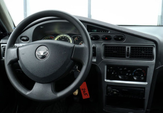 Подержанный автомобиль Daewoo Nexia Sedan 2011 года (10 фото)