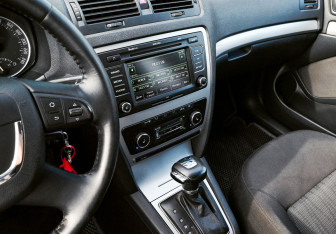 Подержанный автомобиль Skoda Octavia Liftback 2013 года (9 фото)