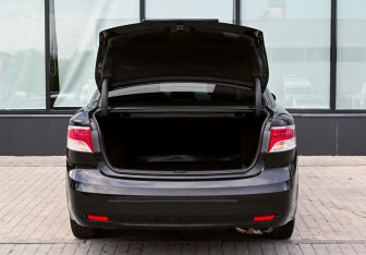 Подержанный автомобиль Toyota Avensis Sedan 2009 года (19 фото)