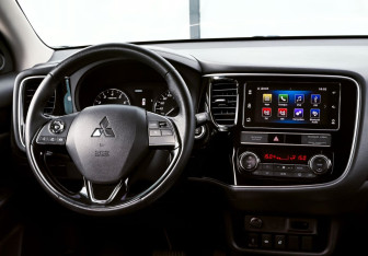Подержанный автомобиль Mitsubishi Outlander 2019 года (19 фото)
