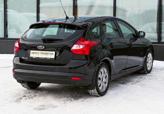 Подержанный автомобиль Ford Focus Hatchback 2011 года (5 фото)