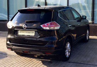 Подержанный автомобиль Nissan X-Trail 2017 года (5 фото)