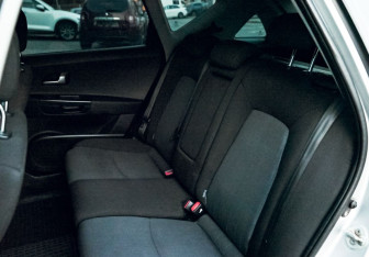 Подержанный автомобиль Kia Ceed Wagon 2010 года (18 фото)
