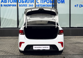 Подержанный автомобиль Kia Rio Sedan 2017 года (19 фото)