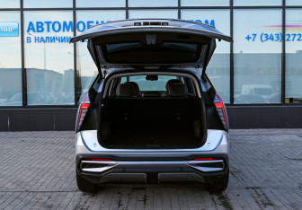 Подержанный автомобиль Geely Atlas 2024 года (20 фото)