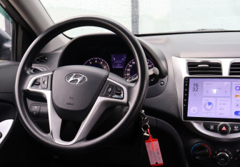 Подержанный автомобиль Hyundai Solaris Sedan 2012 года (19 фото)