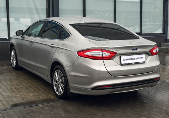 Подержанный автомобиль Ford Mondeo Sedan 2016 года (3 фото)