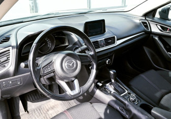 Подержанный автомобиль Mazda 3 Sedan 2017 года (14 фото)