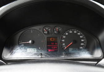 Подержанный автомобиль Volkswagen Multivan 2008 года (10 фото)
