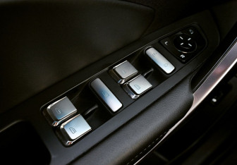 Подержанный автомобиль Geely Atlas Pro 2022 года (12 фото)