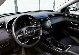 Подержанный автомобиль Hyundai Tucson 2023 года (16 фото)