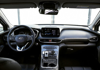 Подержанный автомобиль Hyundai Santa Fe 2021 года (12 фото)