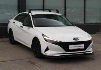 Подержанный автомобиль Hyundai Elantra Sedan 2021 года (7 фото)