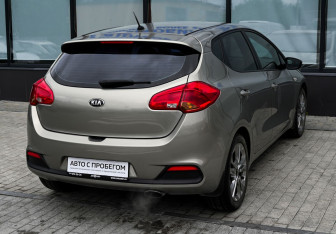 Подержанный автомобиль Kia Ceed Hatchback 2012 года (5 фото)