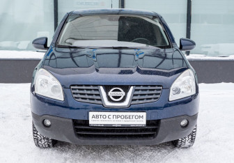 Подержанный автомобиль Nissan Qashqai 2008 года (9 фото)