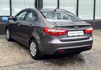Подержанный автомобиль Kia Rio Sedan 2014 года (3 фото)