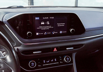 Подержанный автомобиль Hyundai Sonata 2023 года (11 фото)