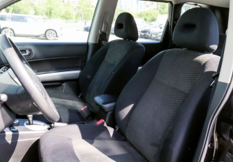 Подержанный автомобиль Nissan X-Trail 2012 года (14 фото)