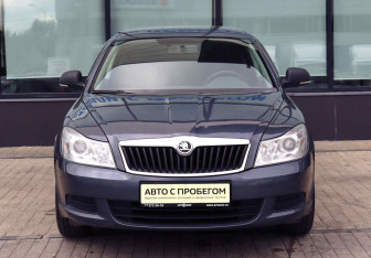 Подержанный автомобиль Skoda Octavia Liftback 2011 года (8 фото)