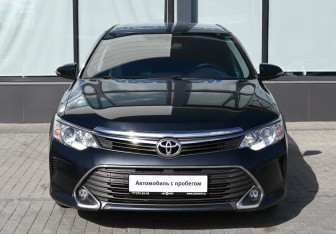 Подержанный автомобиль Toyota Camry Sedan 2015 года (8 фото)