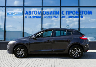 Подержанный автомобиль Renault Megane Hatchback 2013 года (2 фото)